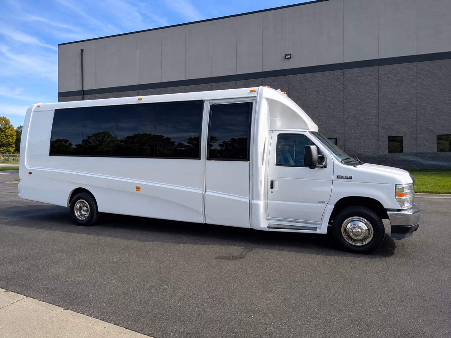 corporate airport transfer buses to and from key west international airport